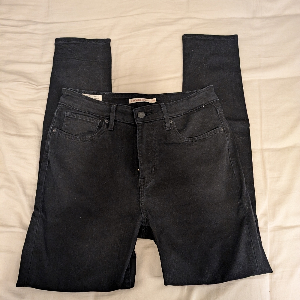 Levi's distressed high rise skinny jeans